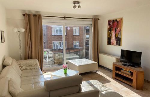Raversijde Apartment | Ruim zonnig appartement op 50m van strand
