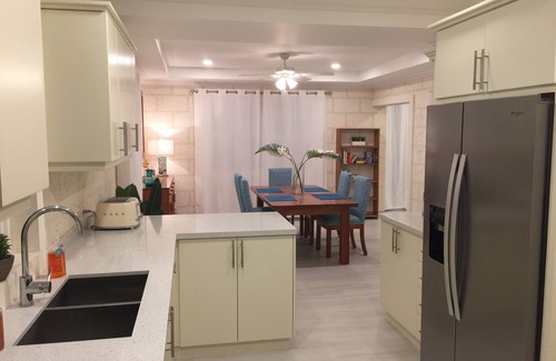 Mount Standfast House | Rum Runner, Alleyne's Beach, West Coast, - 3 Double Bedrooms, 2.5 Bath, Full AC