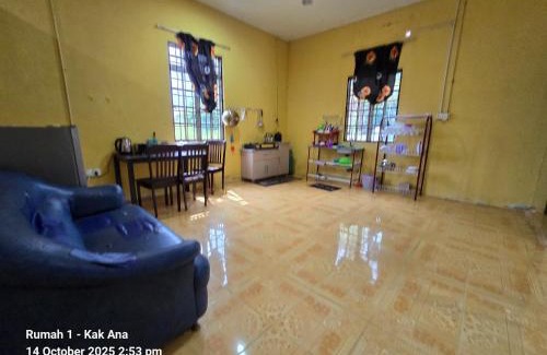 Pasir Puteh House | Rumah Kak Ana