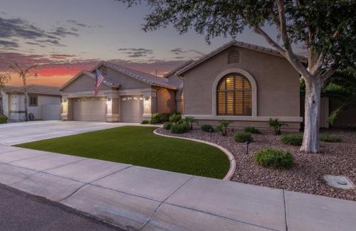 Sun Groves House | Runaway Bay Chandler