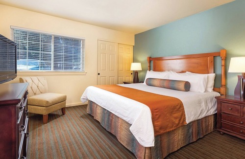 Klamath Falls Resort | Running Y! Breathtaking Mountain Views