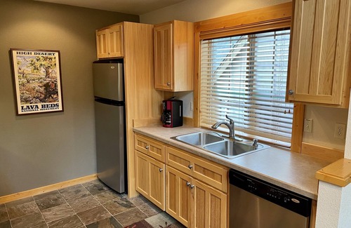 Klamath Falls House | Running Y Ranch Resort Retreat-Gateway to Crater Lake National Park