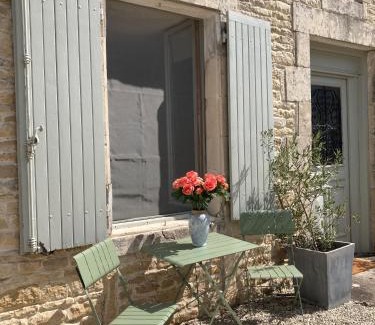 Raix House | Rural 3 Bedroom Gite with Swimming Pool