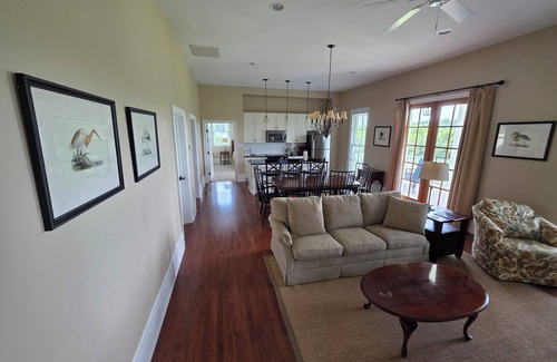 Farmville Cottage | Rural and charming 2-bedroom cottage near H-SC and Longwood