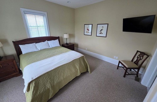 Farmville Cottage | Rural and charming 2-bedroom cottage near H-SC and Longwood