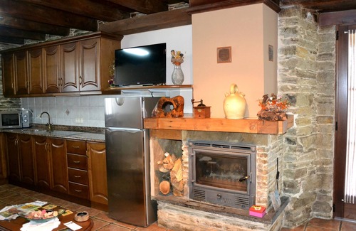 Pumares Apartment | RURAL APARTMENT "LA CARBAYEIRA" - LARGE DUPLEX WITH TWO TICKETS