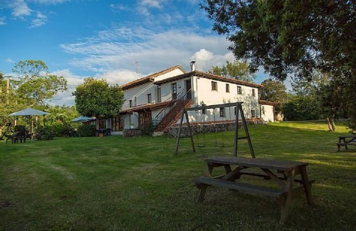 Villanueva de Pria Cottage | Rural apartment Playa del Canal for 4 people