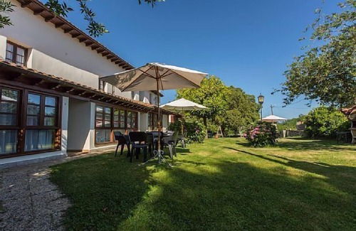 Villanueva de Pria Cottage | Rural apartment Playa del Canal for 4 people