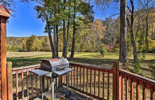 St George House | Rural Cabin Hideaway with Fire Pit and Mtn Views!