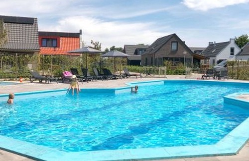 Sint Maarten Ski Chalet | Rural chalet in Sint Maarten with shared pool