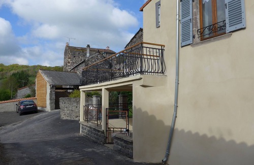 Tourzel-Ronzieres House | Rural cottage in Auvergne