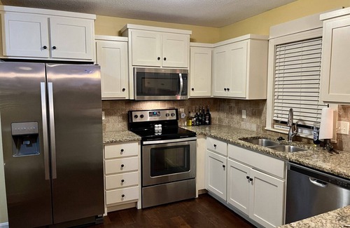 Lawrence House | Rural, cozy & close to KU - easy access on hard-top roads, nice newer amenities!