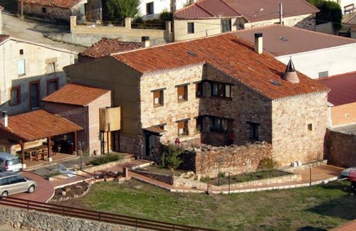 Espeja de San Marcelino Cottage | Rural house (full rental) on a plot of more than 1000m2, up to 10 people