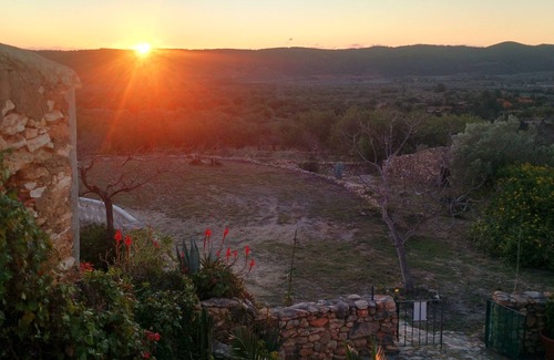 Les Coves de Vinroma Cottage | Rural house, silence and rest, you are in the countryside and 16 km from the city center.