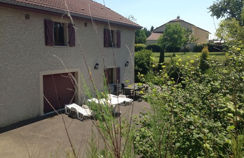 Darnieulles Cottage | Rural house a few kilometers from the city.