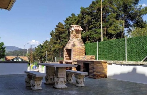 San Rafael Ski Chalet | Rural house in Segovia. Luisa's Garden