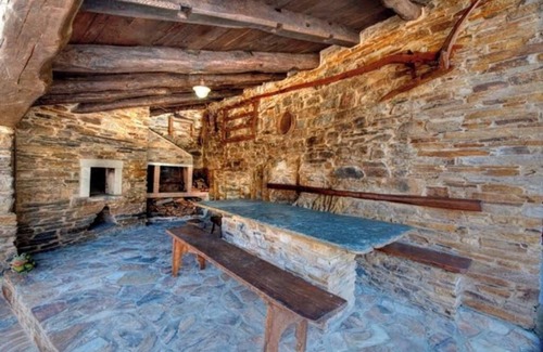 Aldeguer Cottage | Rural House Lugo (APARTMENT A PANEIRA)
