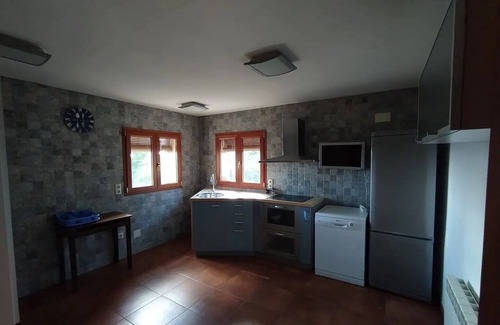 Biosca Cottage | Rural house with swimming pool for groups of up to 15 people