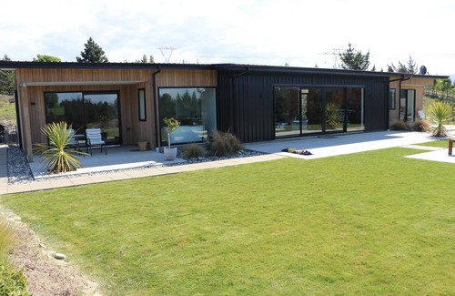 Alexandra House | Rural Luxury, Peaceful and Private, Wine, Quail and beautiful views