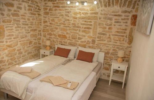 Oklaj Villa | Rural Villa Olive Krka- 30 min from sea, private pool, free parking, wifi, family friendly, park Krka 10 min