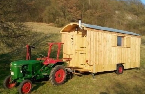 Kelheimwinzer Apartment | Rusikal übernachten im Schäferwagen - ein etwas anderer Urlaub!