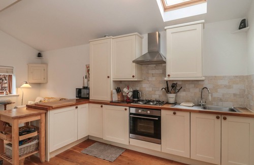 New Forest District Cottage | RUSSET, pet friendly, with open fire in Fordingbridge