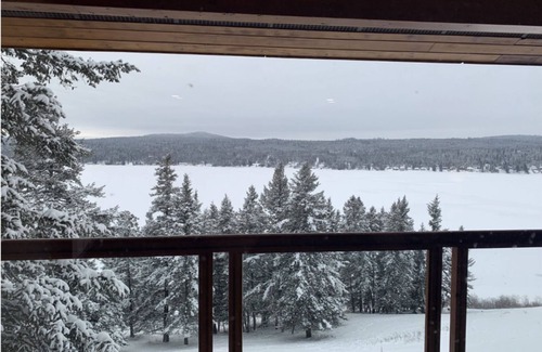 Lone Butte Apartment | Rustic 1 Bdrm Suite, Lakeside - Bear Cave