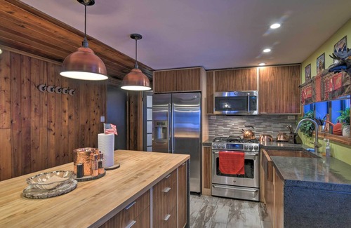 Russian Jack Park Cabin | Rustic Anchorage Cabin Getaway w/ Game Room!