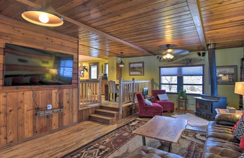 Russian Jack Park Cabin | Rustic Anchorage Cabin Getaway w/ Game Room!