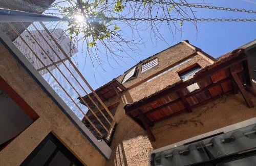 Vila Clementino House | Rustic artistic haven, vintage soul in the heart of São Paulo