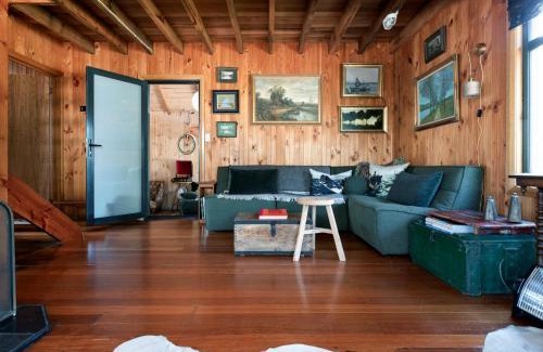 Low Head House | Rustic Barn by the Bay