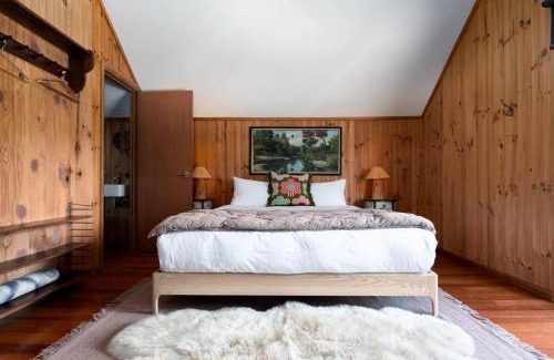 Low Head House | Rustic Barn by the Bay