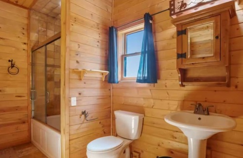 Victor House | Rustic Barn on 51 Acres