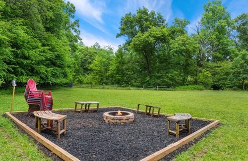 Blairsville House | Rustic Bear Lodge