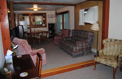 Ocean Bluff-Brant Rock Cottage | Rustic Bungalow Beach Cottage at Rexhame Beach