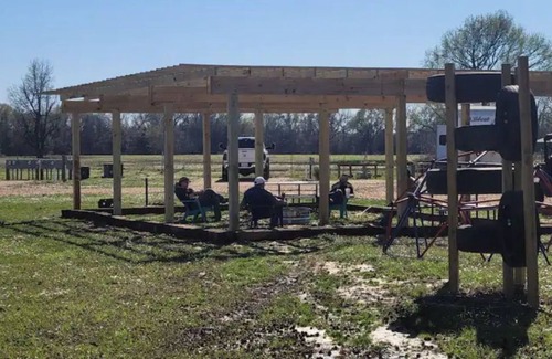 Winnsboro RV Rental | Rustic Bunk House!
