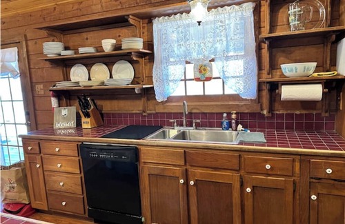 Canton Other | Rustic but elegant 4-bedroom farmhouse in Canton with WiFi and AC