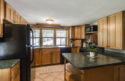 Gallatin Cabin | Rustic Cabin | 30 miles from Nashville