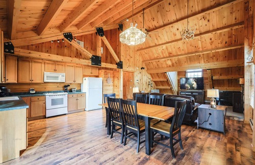 Midlands House | Rustic Cabin in Campground