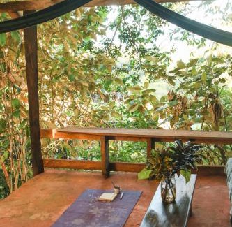 Pavones Apartment | Rustic Cabin in Pavones surf brake