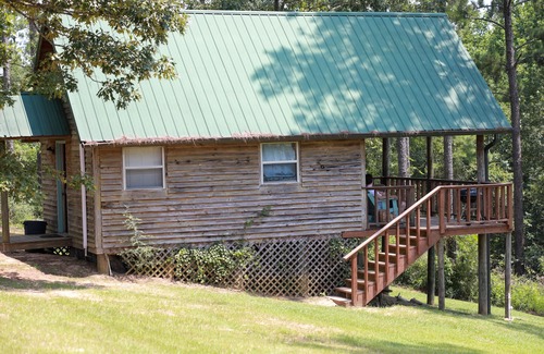 Lucedale Cabin | Rustic Cabin Overlooking Private 48 acre Bass Fishing Lake