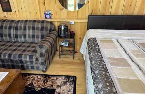 Morpeth House | Rustic Cabins Beside The Zoo