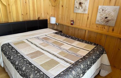 Morpeth House | Rustic Cabins Beside The Zoo