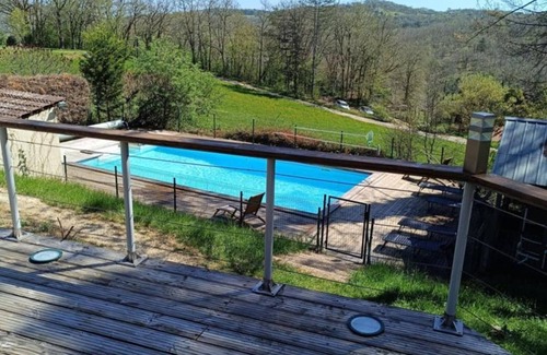Saint-Pompont Cottage | Rustic chalet in Perigord Noir with terrace and included amenities