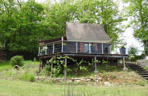 Saint-Pompont Cottage | Rustic chalet in Perigord Noir with terrace and included amenities