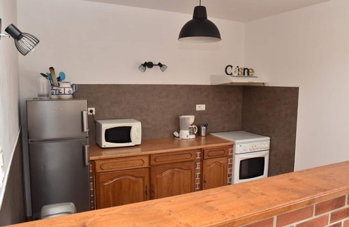 Cressanges Cottage | Rustic cottage in Cressanges with pool and Wi-Fi