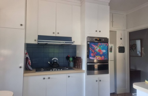 Warburton Cottage | Rustic cottage with glorious mountain views!