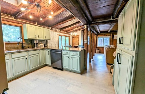 Hewitt Cabin | Rustic Escape in Greenwood Lake