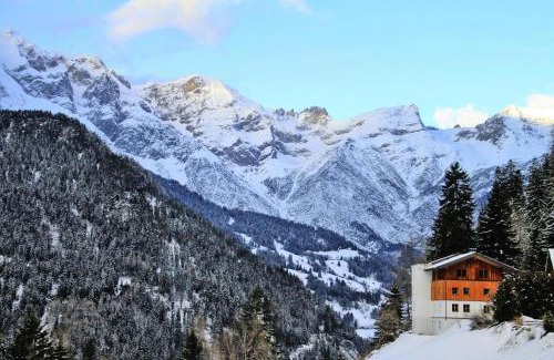 Tobadill Apartment | Rustic Farm in Tyrol with Mountain Views