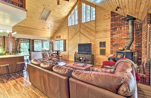 Overgaard House | Rustic, Forest-View Retreat in Heber-Overgaard!